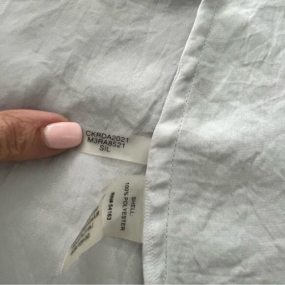 Calvin Klein Gray Shimmering Button-down Shirt size Medium - Picture 7 of 8